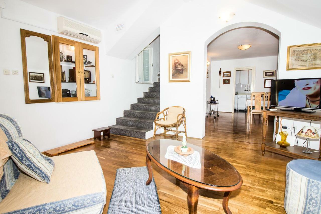 Apartments Kuca Mala Split Eksteriør billede